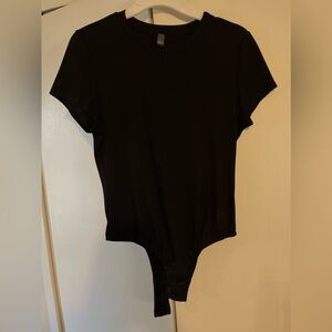 Short sleeve bodysuit